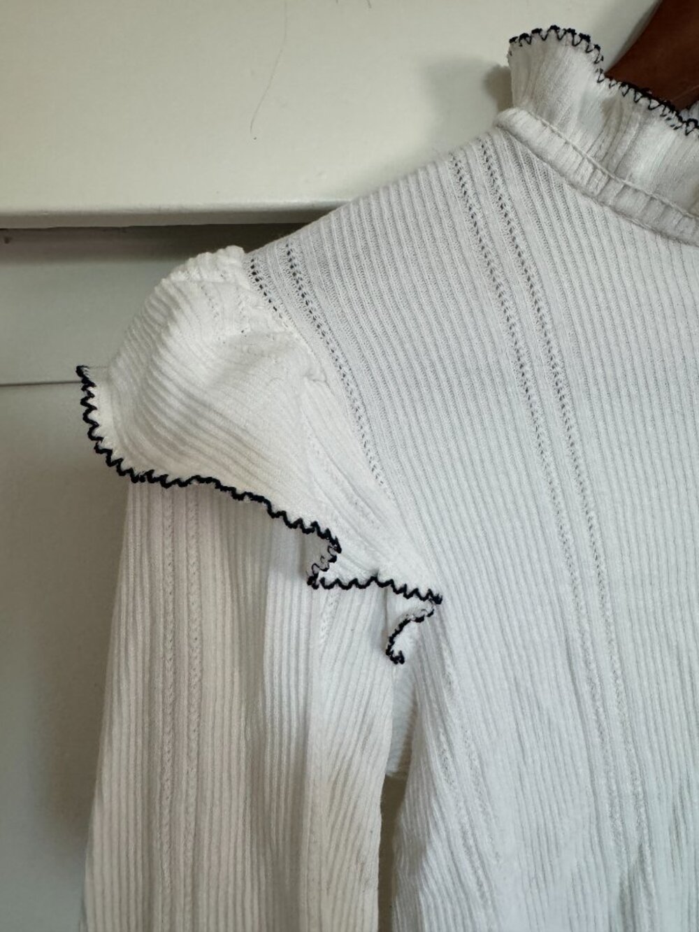 Sandro Ribbed Ruffle Mockneck Top S/M - Picture 6 of 11
